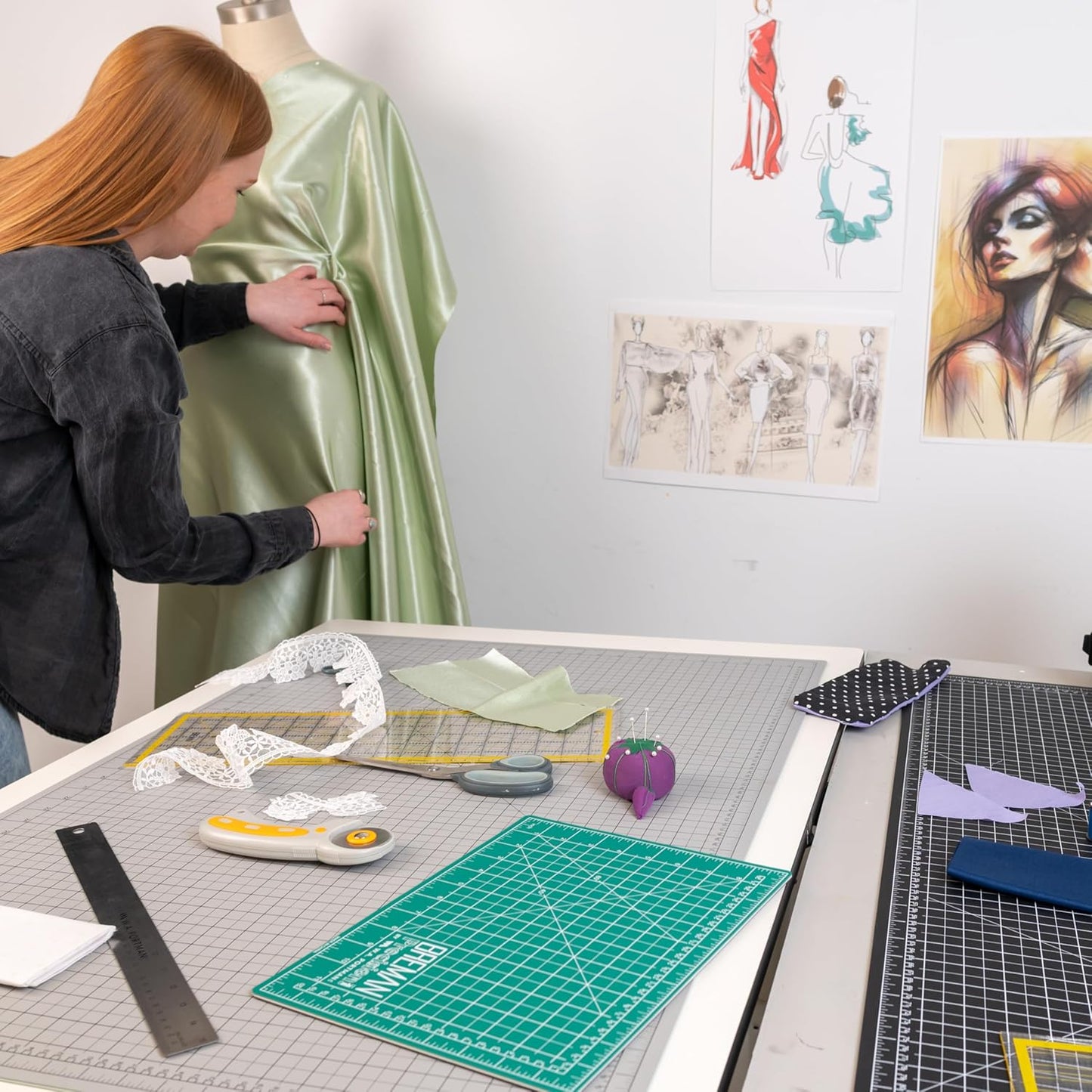 Breman Precision 24x36 Inch Self Healing Cutting Mat - 2-Sided 5-Ply PVC Green/Black Cutting Mats for Crafts, Sewing, Quilting and DIY Projects - Durable and Non-Slip Design with Precise Grid Lines