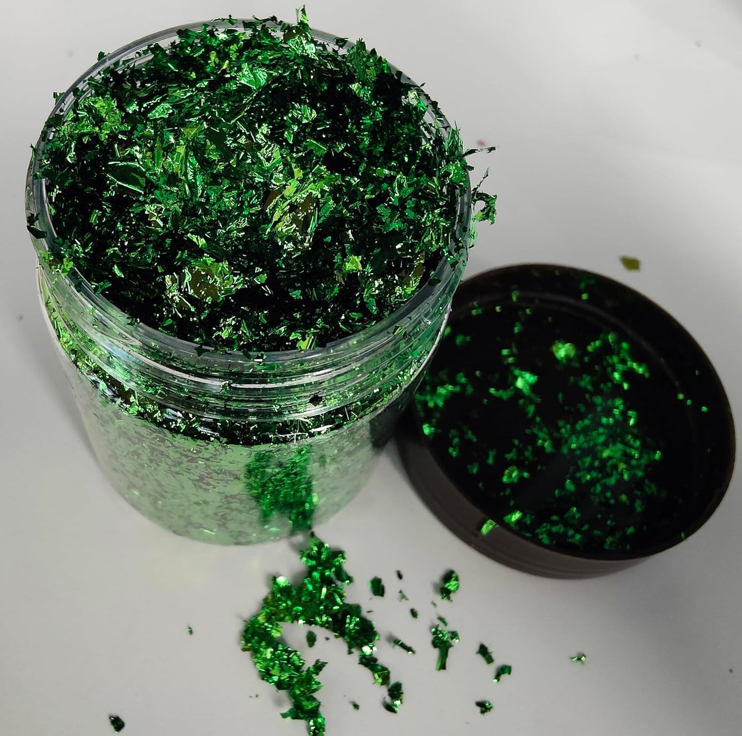 Gilding Flakes,Gold Foil Flakes for Resin,Blue Red Purple Pink Metallic Foil Flakes for Resin Jewelry Making,Nails,Painting Art,Crafts and Slime (Green)