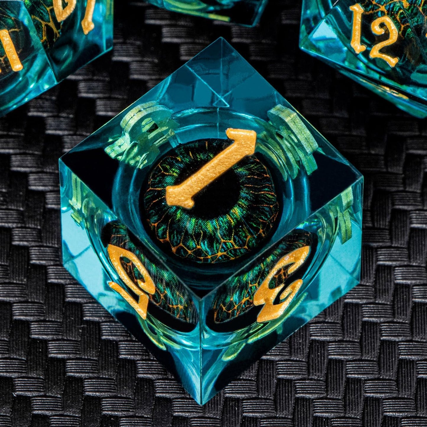 ARUOHHA DND Resin Dice Dragon Eye Dice Liquid Core Red Sharp Edged Dice Set with Gift Box, Polyhedral D and D Dice Set Role Playing Game D20 D12 D10 D8 D6 D4