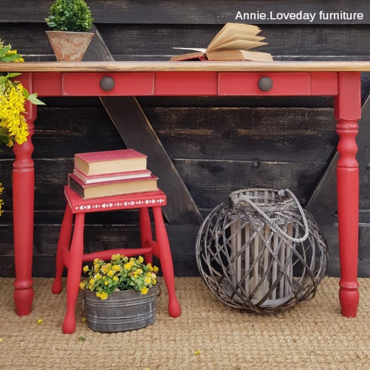 Dixie Belle Paint Company Chalk Finish Furniture Paint - Honky Tonk Red (8oz) - Matte True Red Chic Chalk Mineral DIY Furniture Paint