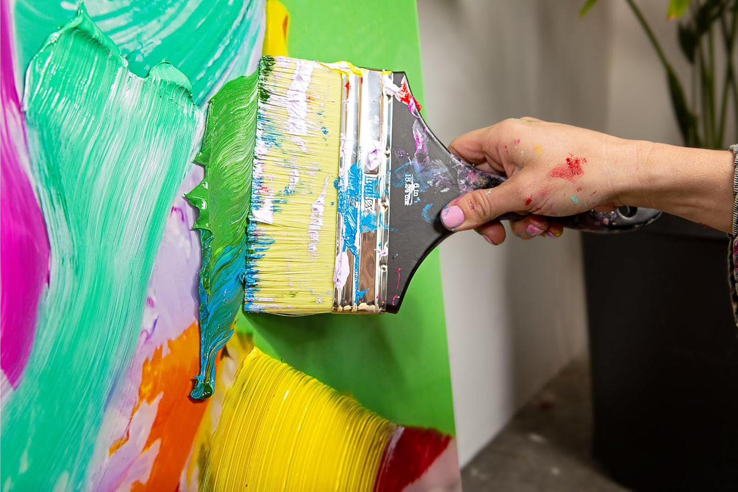 Liquitex Professional Heavy Body Acrylic Paint, 16-oz (473ml) Pot, Iridescent Rich Silver