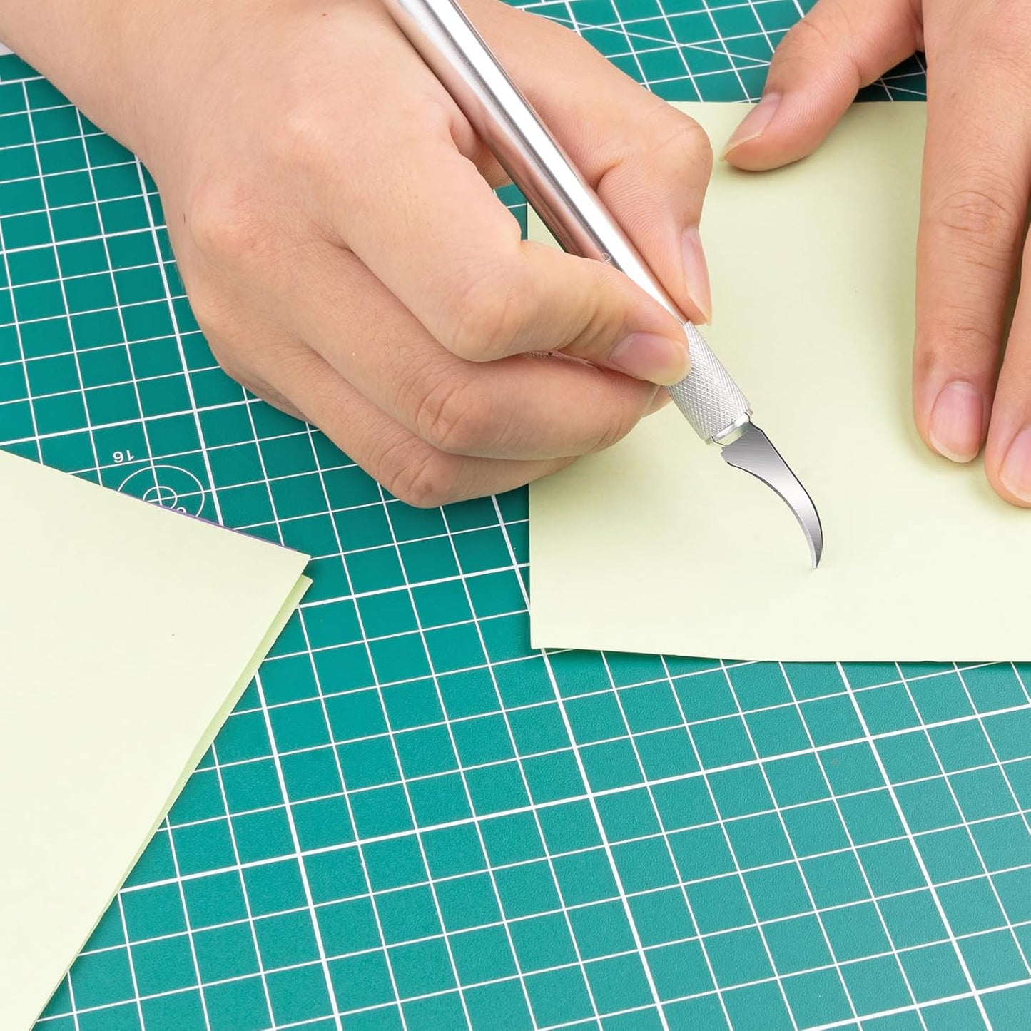 DIYSELF 150 PCS Hobby Knife Replacement Blades, 24 Sharp Exacto Knife Blades, Hobby Knife Blade Refills with Storage Case, High Carbon Steel Exacto Blades for Craft, Scrapbooking, Stencil (#28)