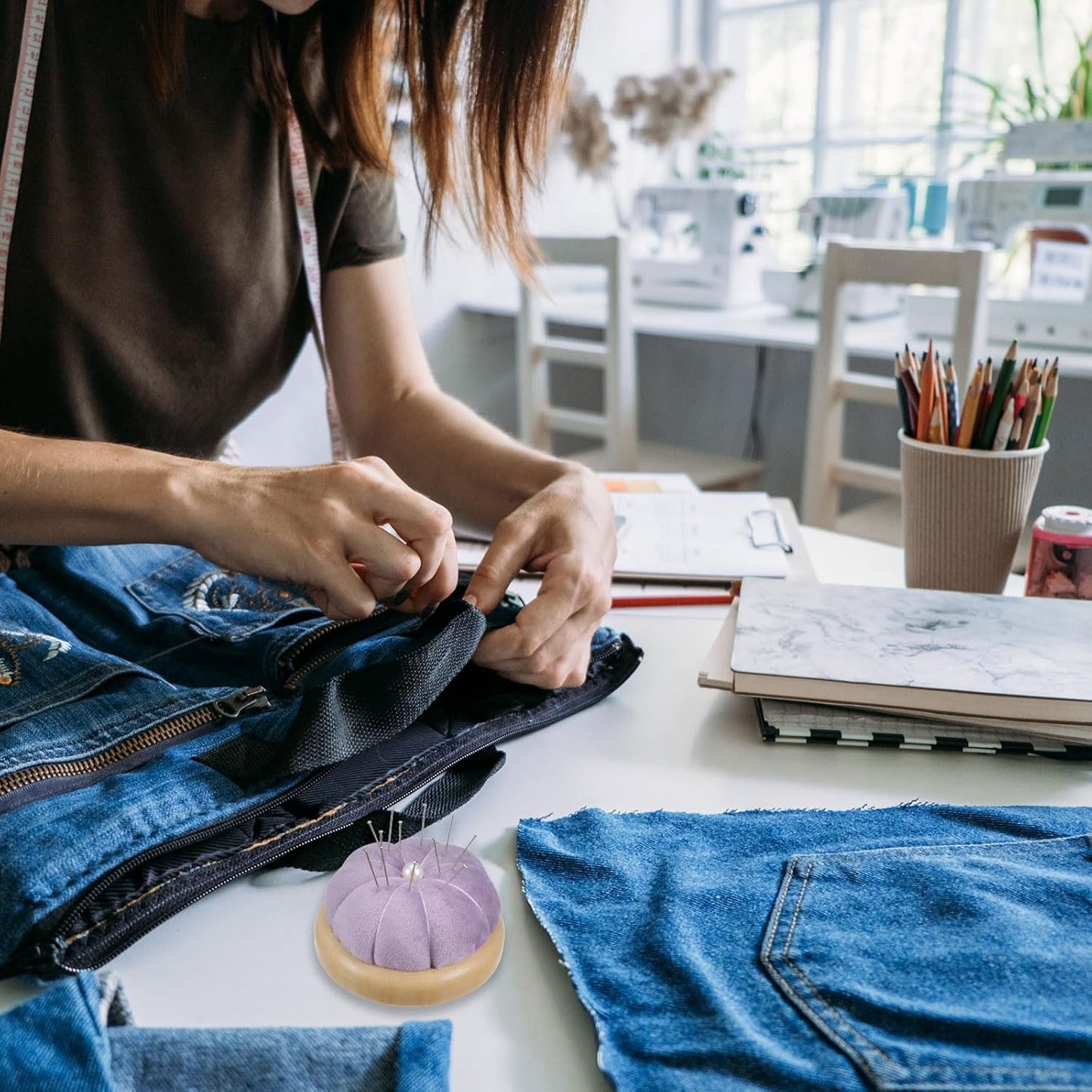 HARFINGTON Wooden Base Pin Cushion Japanese Style Cute Needle Holder Pincushions Round for Sewing Quilting Needlework DIY Crafts, Light Purple