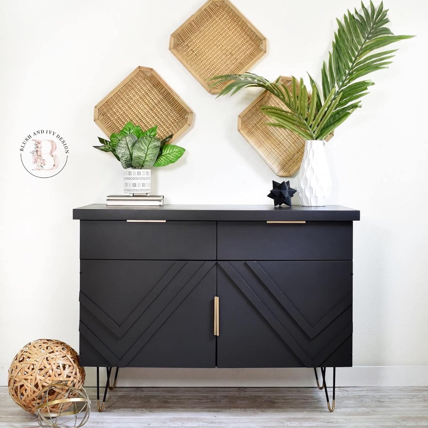 Dixie Belle Paint Company Chalk Finish Furniture Paint - Caviar (16oz) - Matte Black Chic Chalk Mineral DIY Furniture Paint