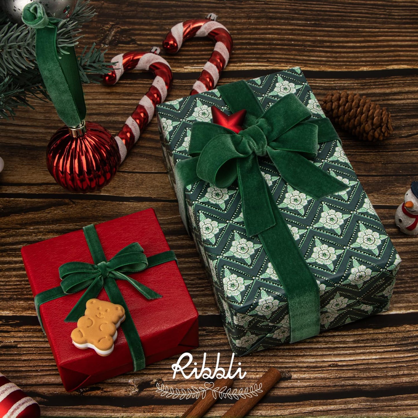 Ribbli Polyester Forest Green Velvet Ribbon,3/8 Inches,10-Yard Spool,Use for Choker,Gift Wrapping,Floral Bouquets, Boutonnieres