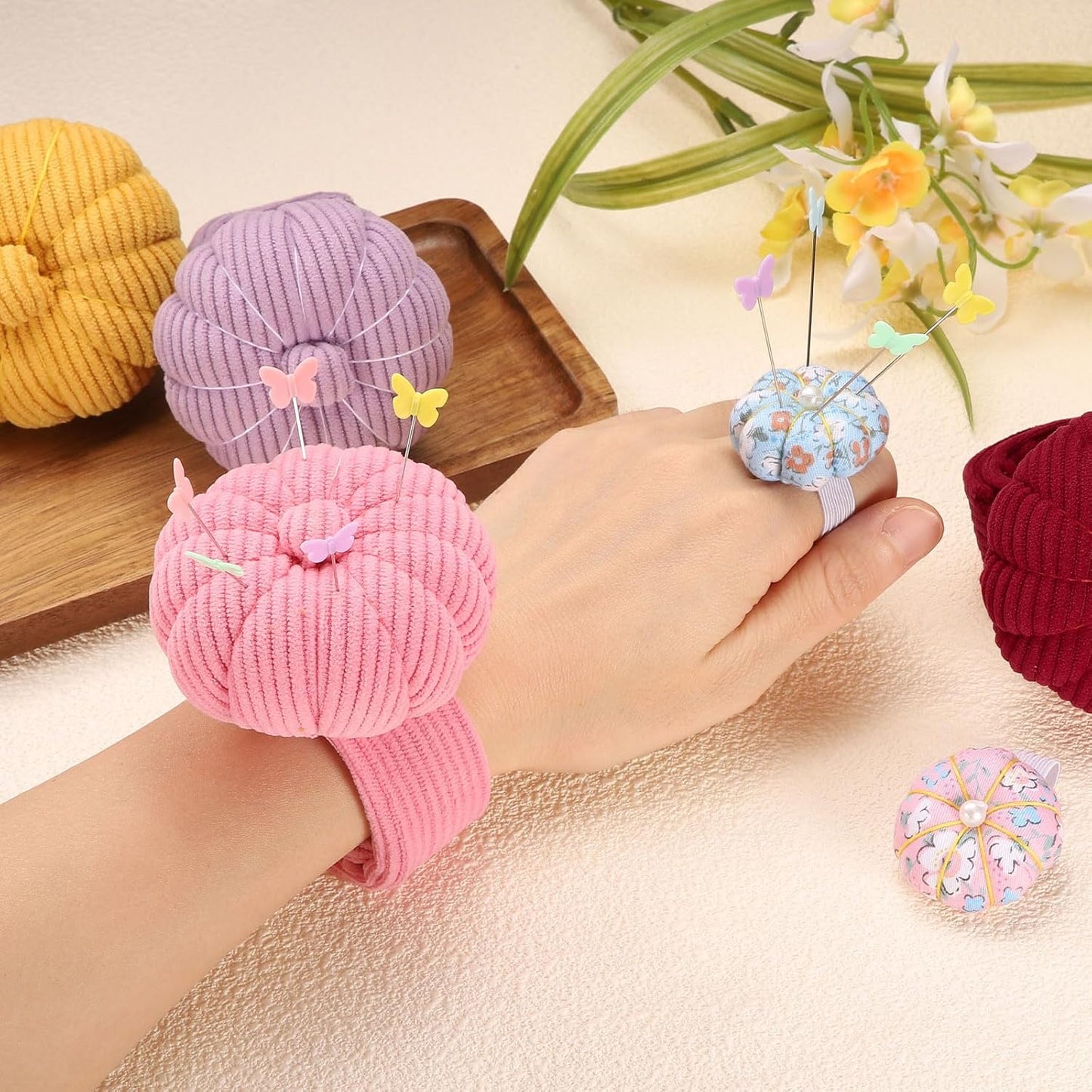 HARFINGTON Wrist Pin Cushions, Sewing Needle Pin Cushion Adjustable Strap with Elastic Strap Finger Ring Pincushions Fit All Wrist Sizes for Sewing Quilting Needlework DIY Crafts, Maroon/Pink