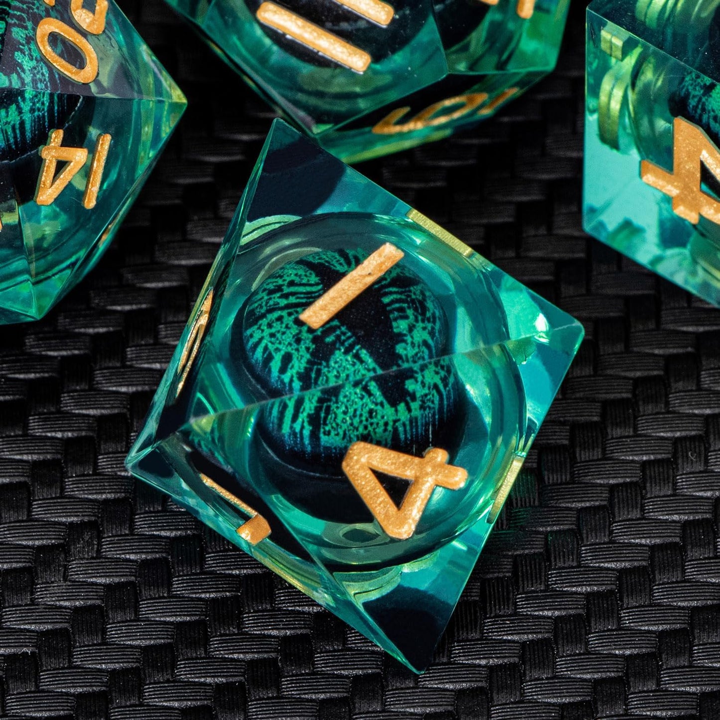 ARUOHHA Dragon Eye Dice Liquid Core DND Dice Green Sharp Edged Dice Set with Gift Box, Polyhedral D and D Dice Set Role Playing Game D20 D12 D10 D8 D6 D4