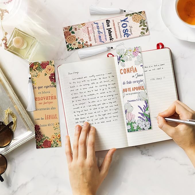 8 Pieces Christian Bible Verse Diamond Art Bookmarks 5d Christian Beaded Bookmark Acrylic Tassel Bookmark for DIY Making Beginners Kids Adults Arts Craft Supplies (Spanish)