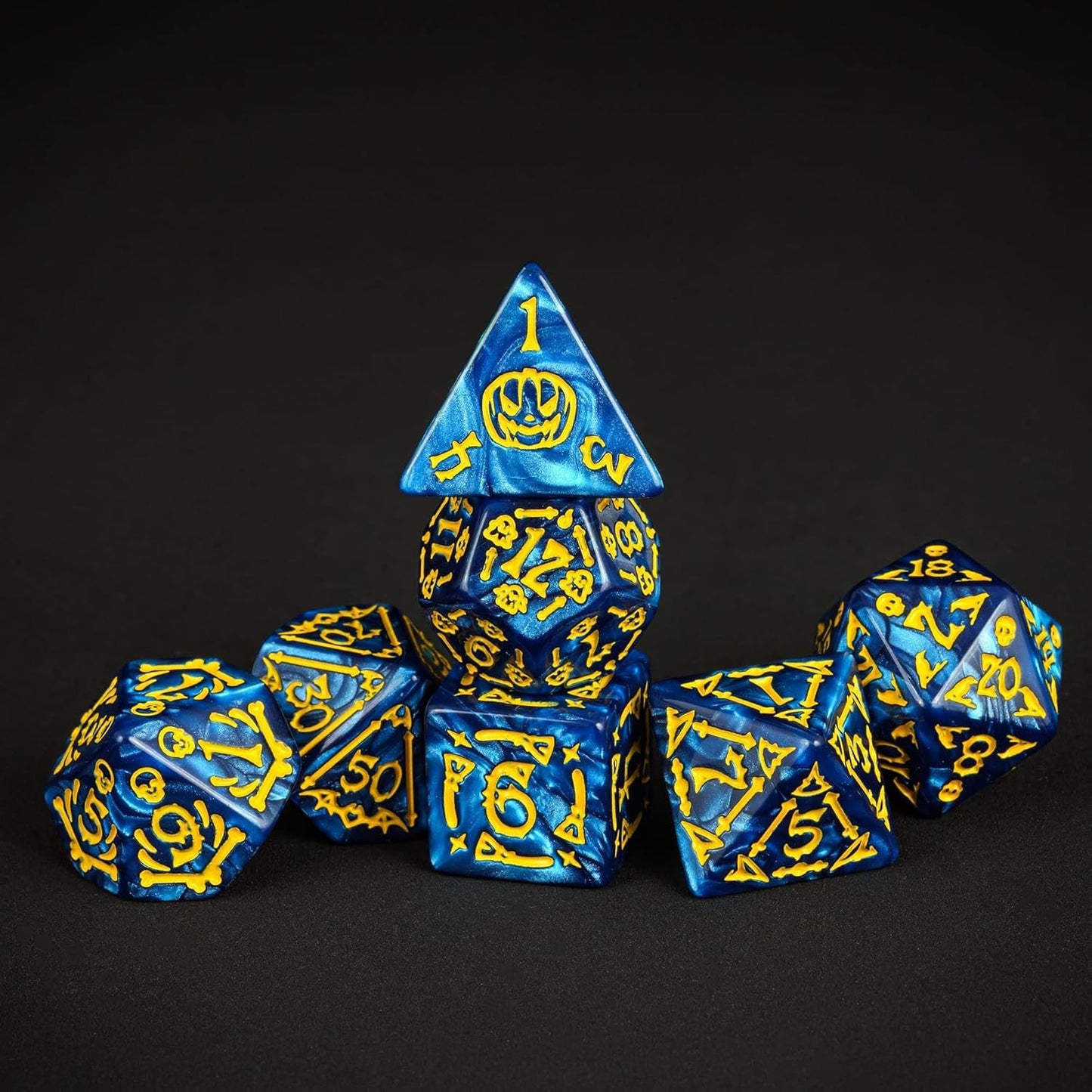7-Die DND Dice Set Halloween Pattern Polyhedral Dice Set with Leather Bag, Skull Dice D&D Dice Set for RPG Table Games (Halloween Pattern-Blue)