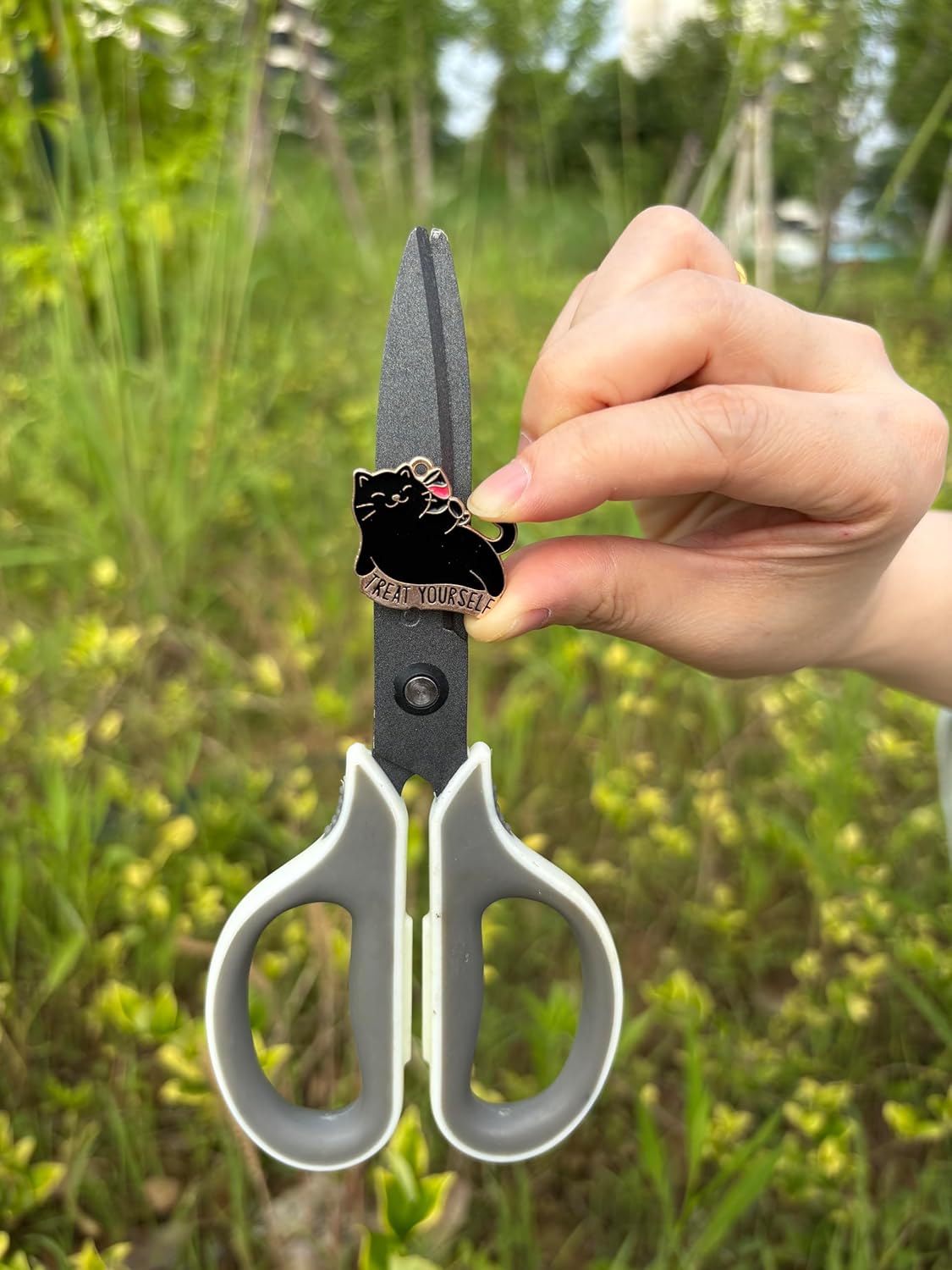 Cats (2 Pieces) Needle Minder Magnetic Needle Keeper for Cross Stitch Embroidery Sewing Needle and Pin Holders