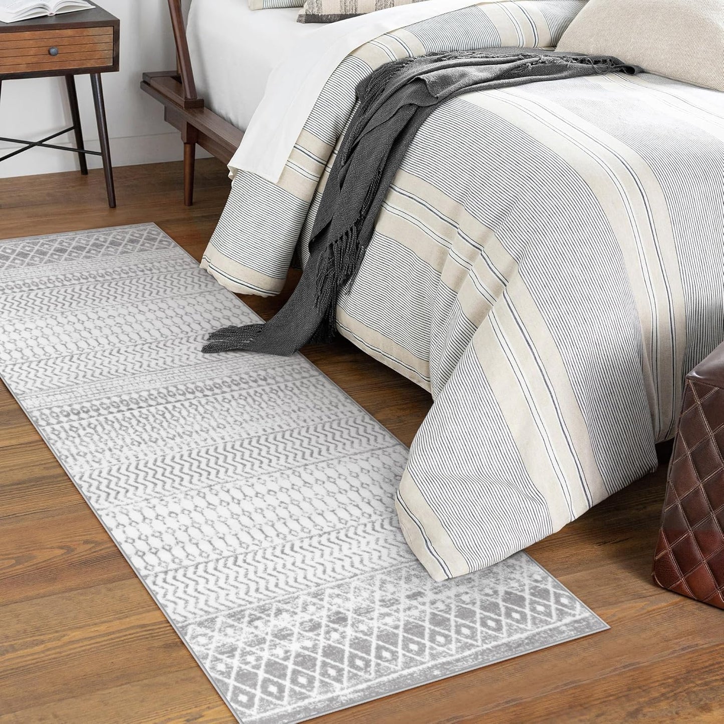 Moroccan Washable Runner Rug, 2x5 Ultra Soft Non-Slip Hallway Rug, Low Pile Distressed Gray Bathroom Rugs Carpet Runner for Entryway Kitchen Bedroom Laundry Room