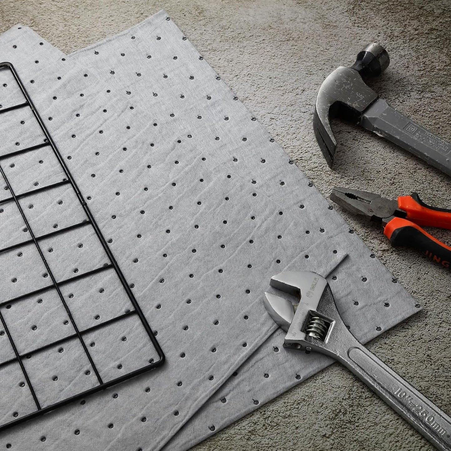 Hoolerry Oil Absorbent Pads Weight Dimpled Pad Garage Accessories Water Absorbent Mat Oil Spill Mat for Absorbing Protecting Home Garage Basement (100 Pcs,Gray,15 x 19.7 Inch)