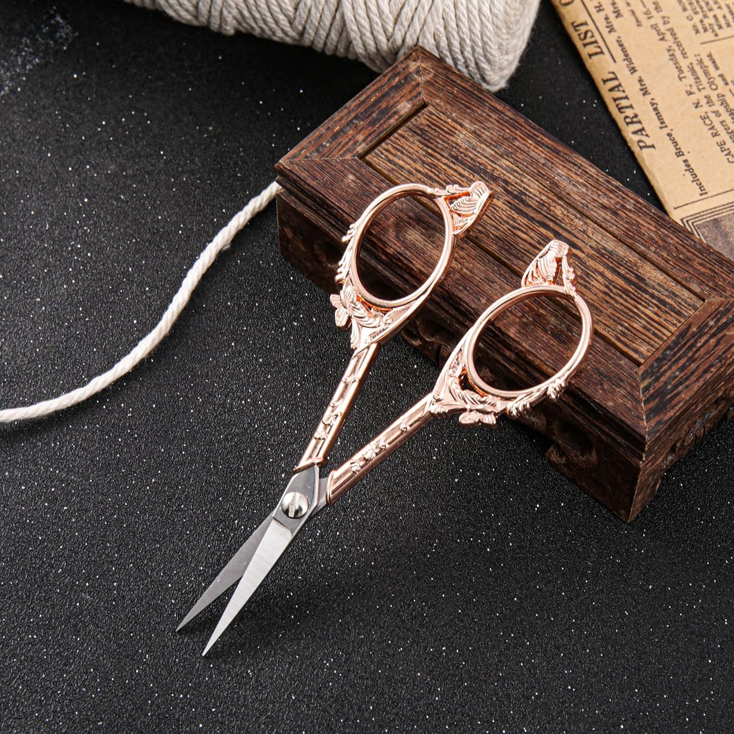 Rose Gold Crochet Scissors Kit with Cover - Comfortable Handles, Sharp Tips - Precision Scissors for Crafting, Sewing,embroidery