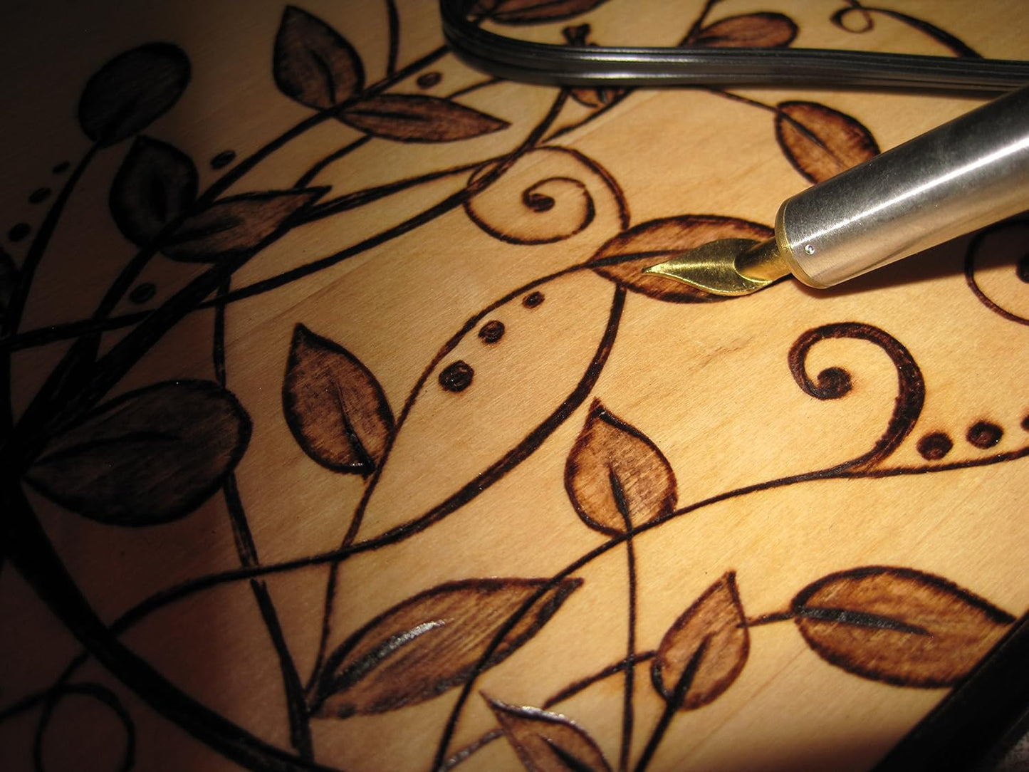 TRUArt Wood and Leather Pyrography Pen Set - Best Woodburning and Leather Crafts Burner Tool Kit - 35 Different Tips - Dual Power Mode - 30W and 15W, Gourd (Aluminum Case)